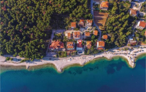 Отель Holiday home Seget Donji 60  Трогир
